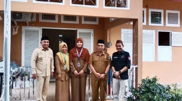 Hadiri Halal Bihalal Dinkes Pangkalpinang Walikota Molen Berikan